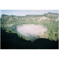 black lake,Kalimutu.jpg